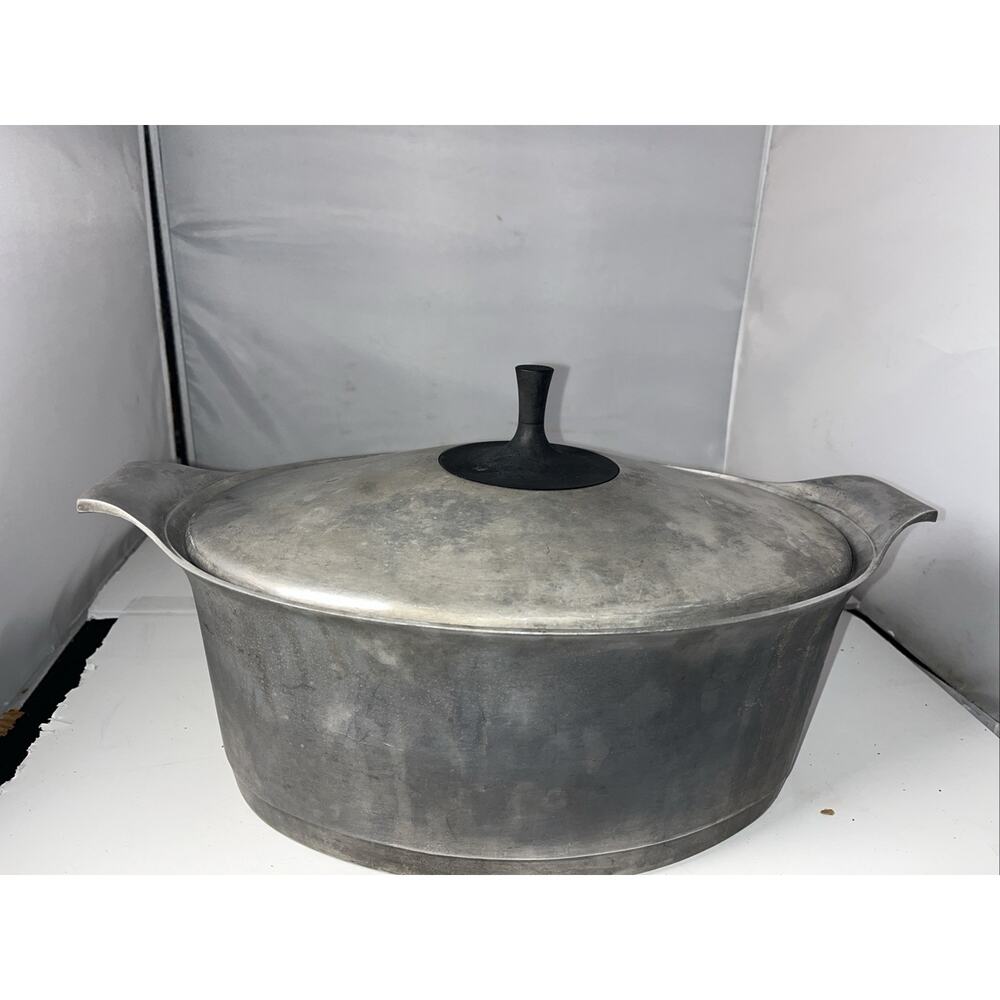 Vintage Griswold Aluminum #99 Roaster with Trivet & Lid